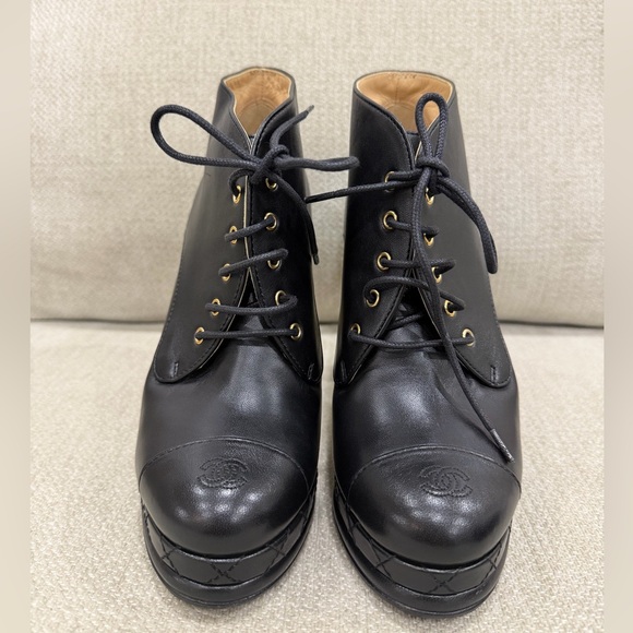 Chanel Black Leather CC Cap Toe Lace Up Platform Ankle Boots Size 37C - Picture 2 of 11